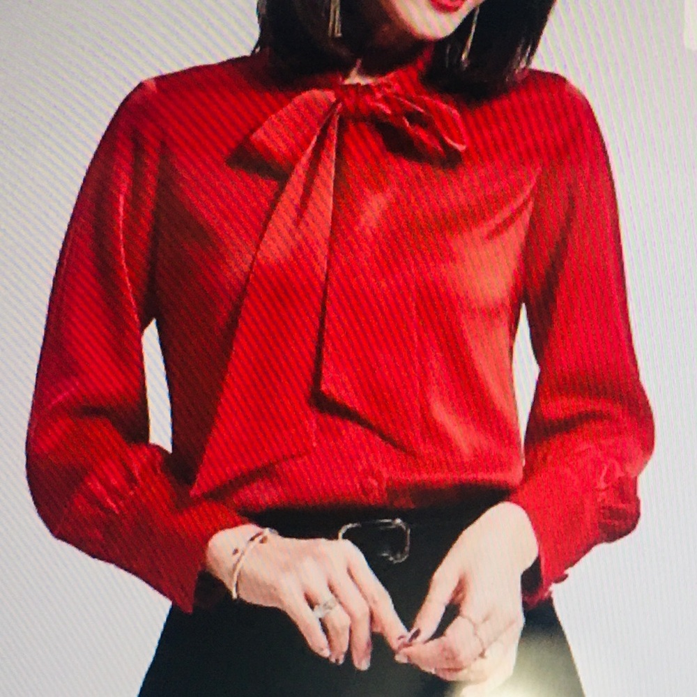 Marc by Marc Jacobs Red Silk Bottom Down Bow Toe Neck Size 2